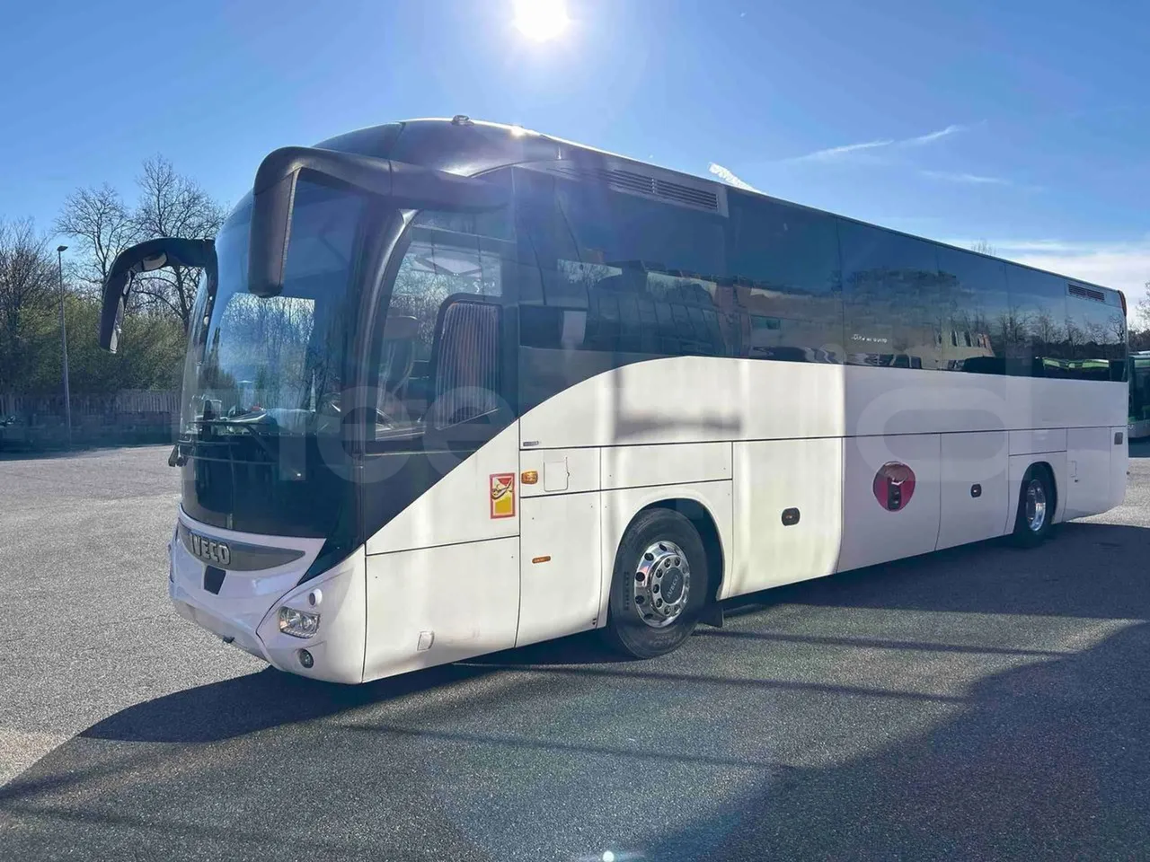 Iveco Magelys SFR2XX - EUR6 - 294kW - 12.265m - 3/4 front left