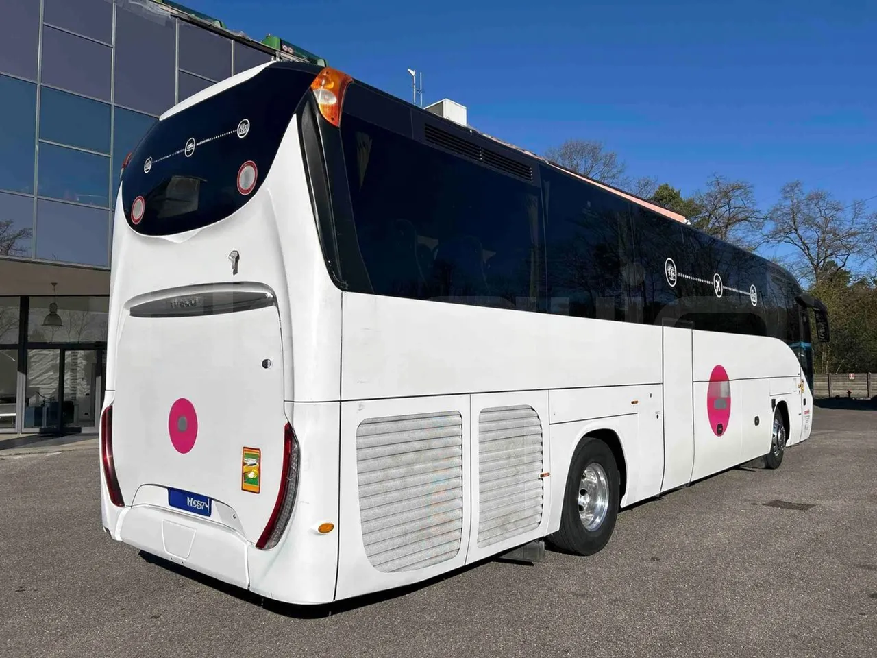 Iveco Magelys SFR2XX - EUR6 - 294kW - 12.265m - 3/4 right rear doors closed