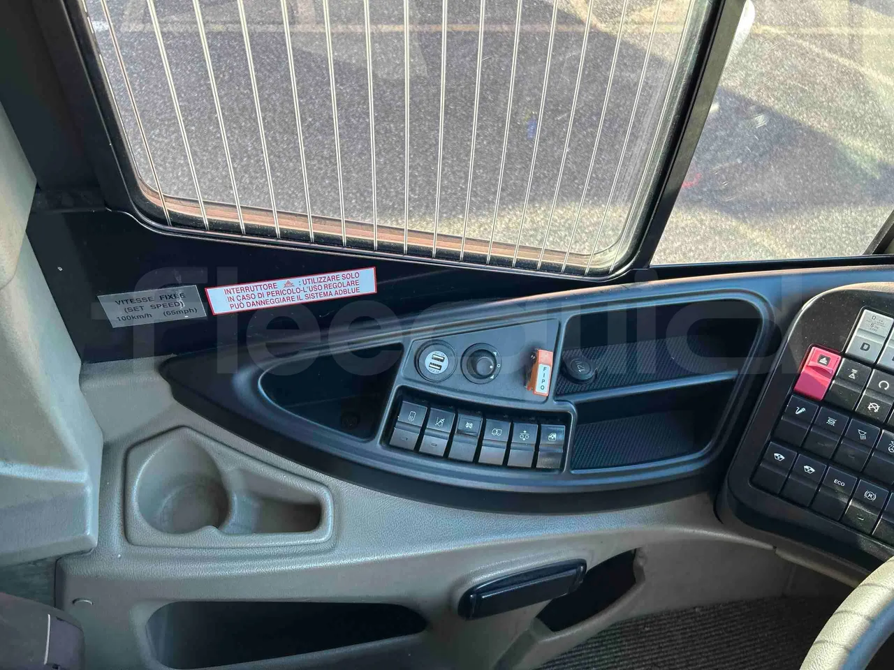 Iveco Magelys SFR2XX - EUR6 - 294kW - 12.265m - onboard devices 2