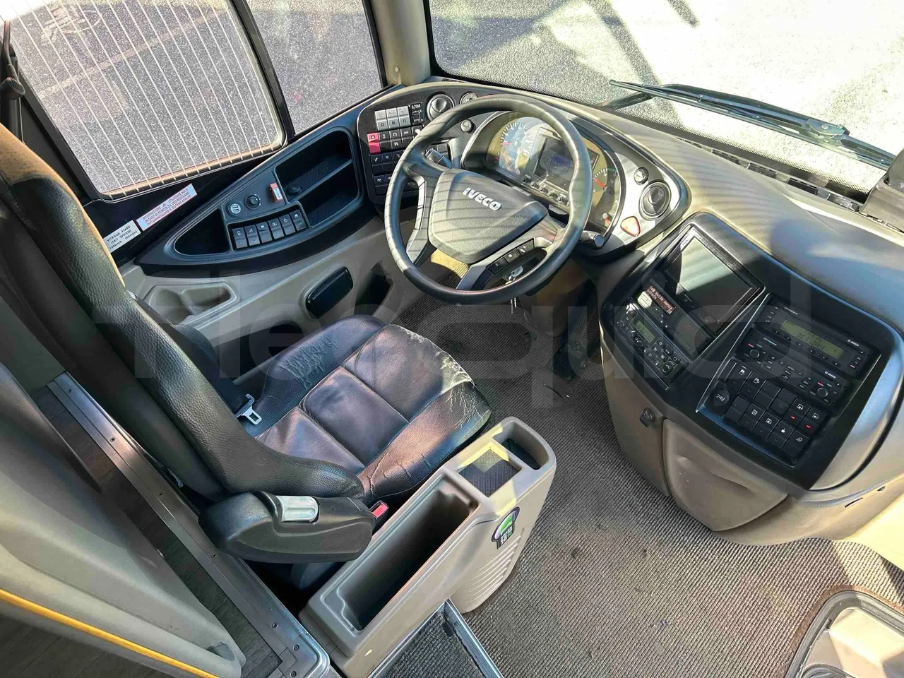 Iveco Magelys SFR2XX - EUR6 - 294kW - 12.265m - buttons panels on