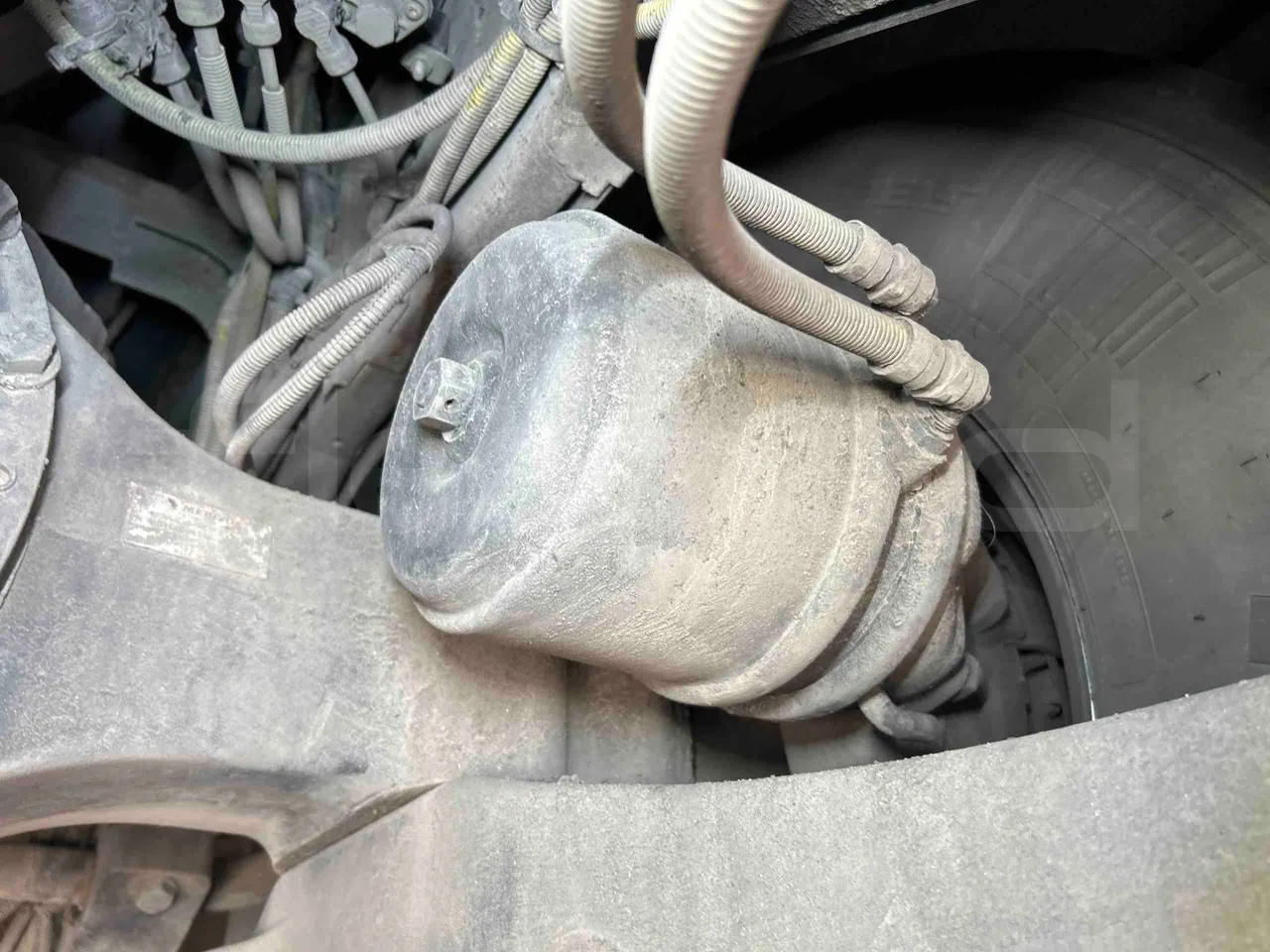 Iveco Magelys SFR2XX - EUR6 - 294kW - 12.265m - axle 2 caliper brakes right