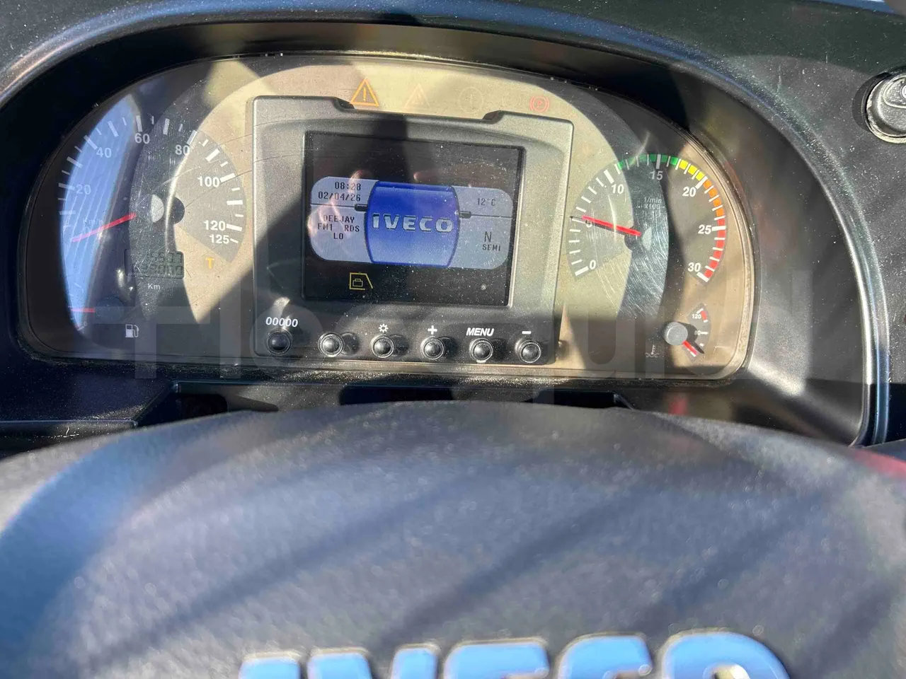 Iveco Magelys SFR2XX - EUR6 - 294kW - 12.265m - dashboard lights on