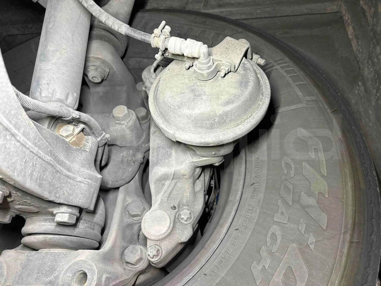 Iveco Magelys SFR2XX - EUR6 - 294kW - 12.265m - front brake calipers left