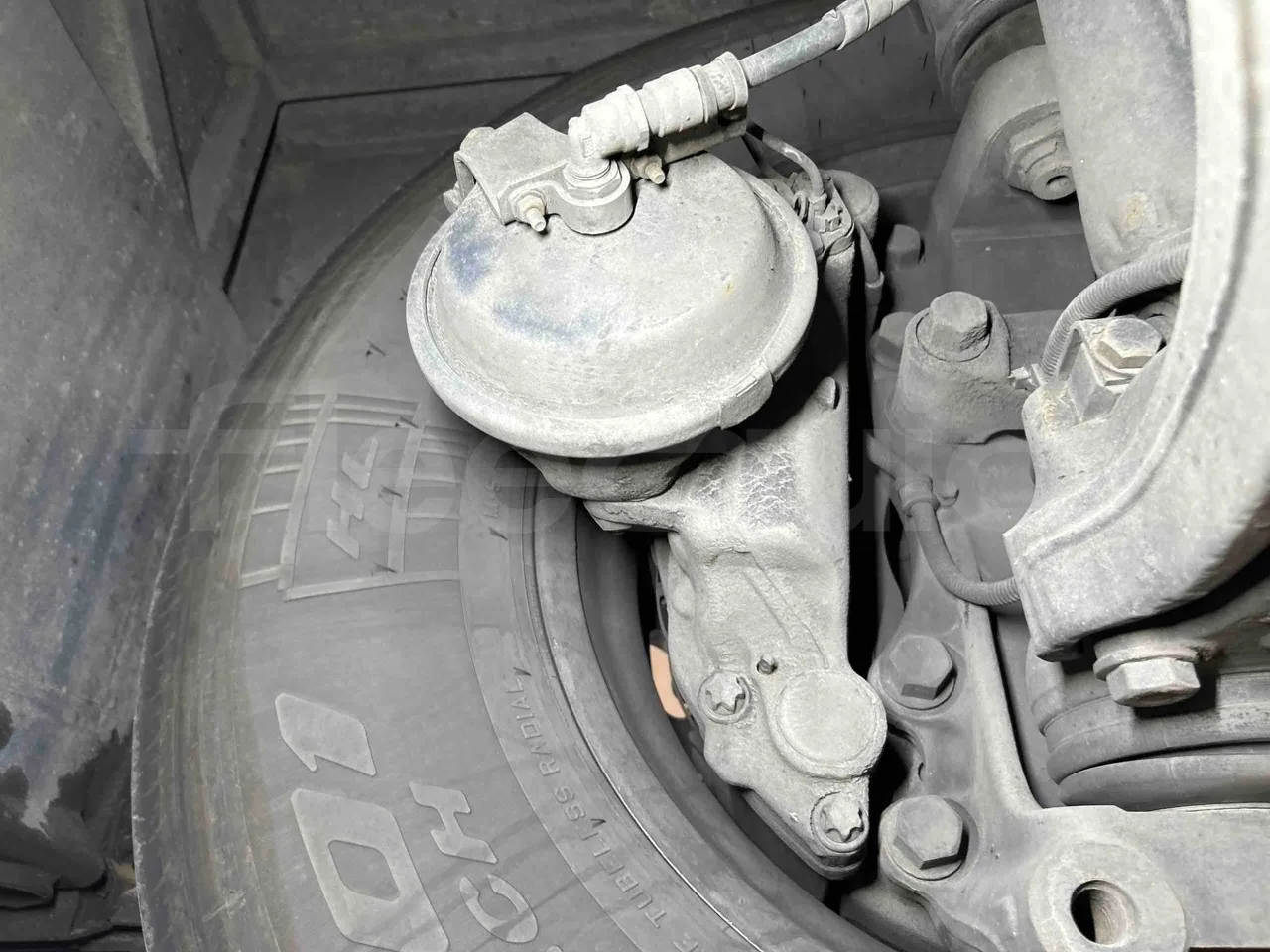 Iveco Magelys SFR2XX - EUR6 - 294kW - 12.265m - front brake calipers right