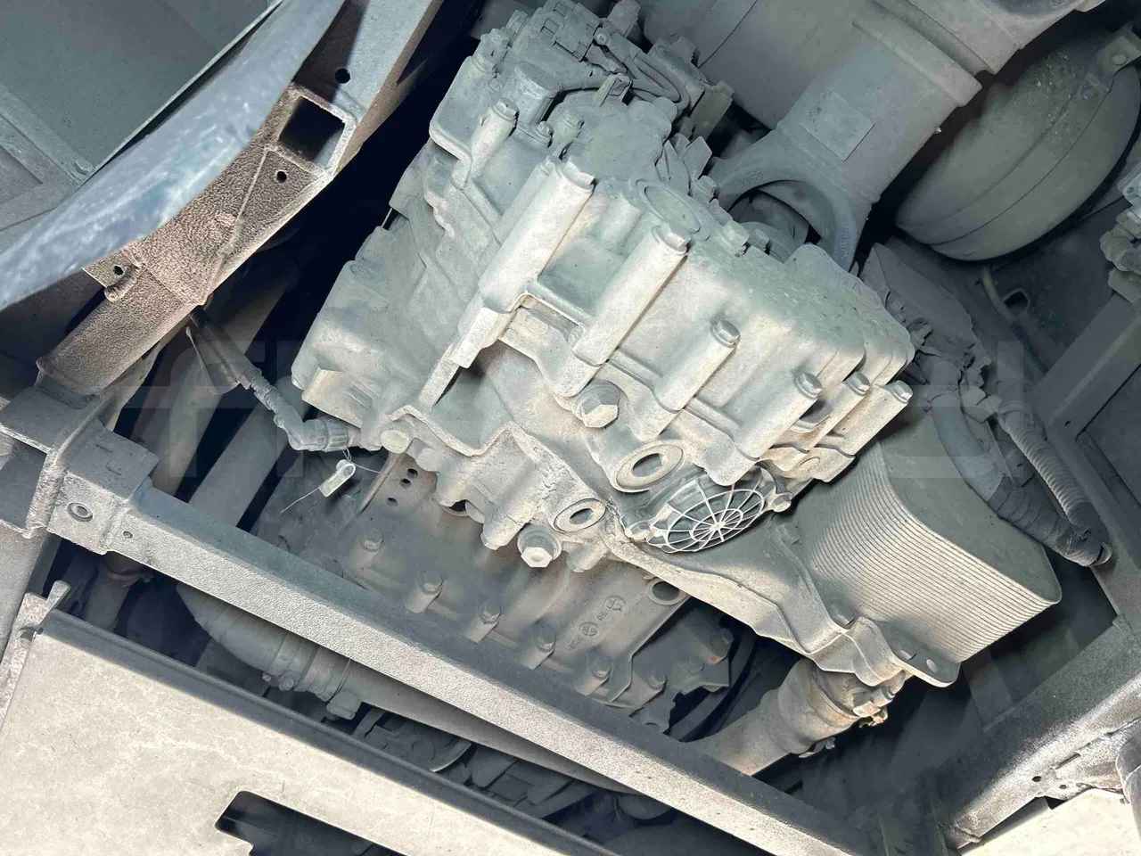 Iveco Magelys SFR2XX - EUR6 - 294kW - 12.265m - gearbox photo