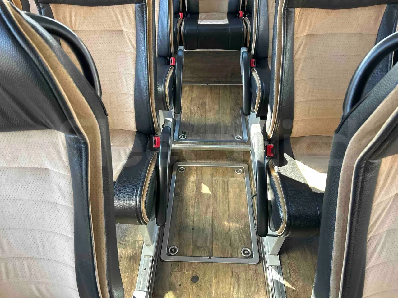 Iveco Magelys SFR2XX - EUR6 - 294kW - 12.265m - floor hatches photo