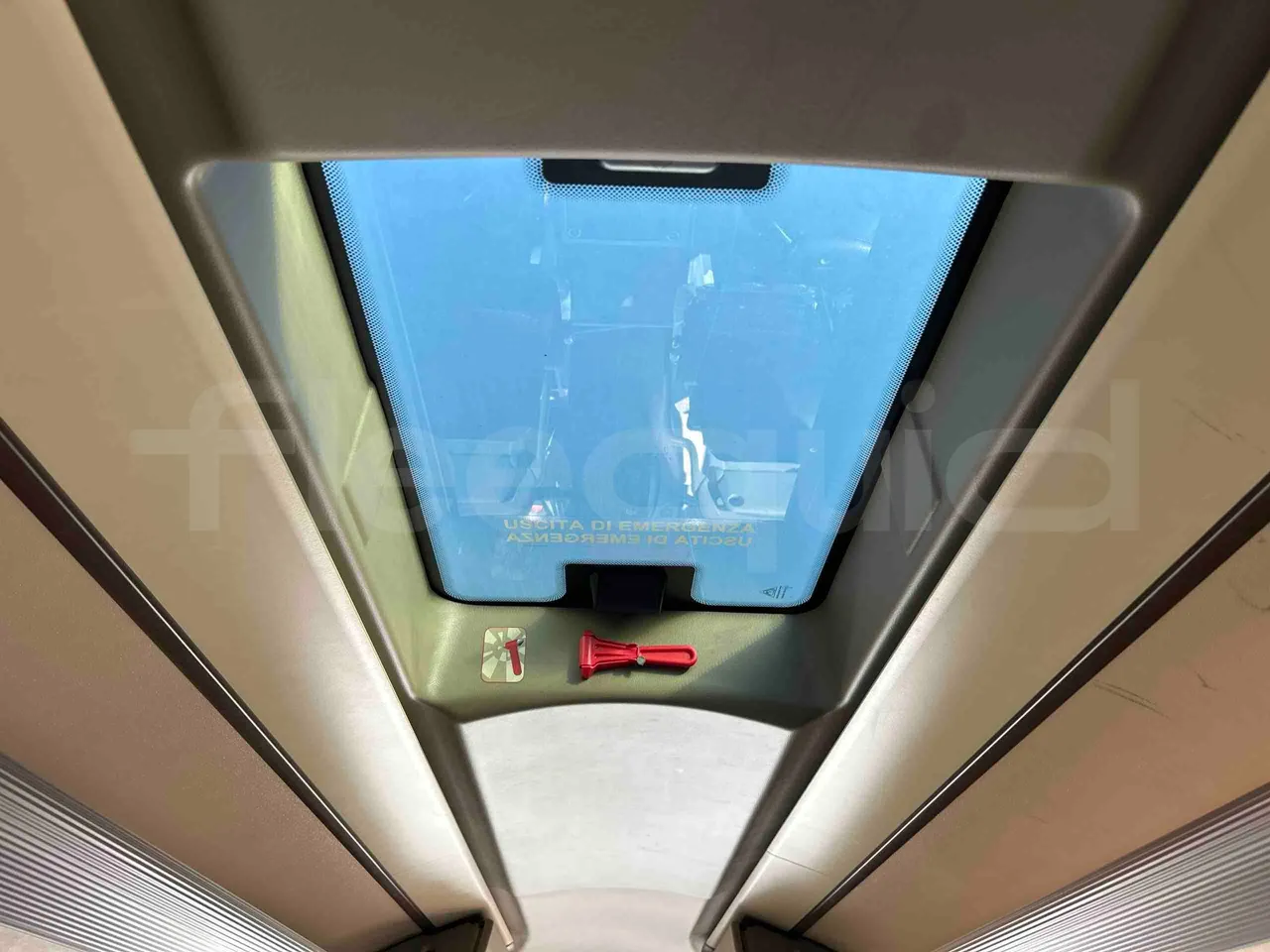 Iveco Magelys SFR2XX - EUR6 - 294kW - 12.265m - roof hatch 1