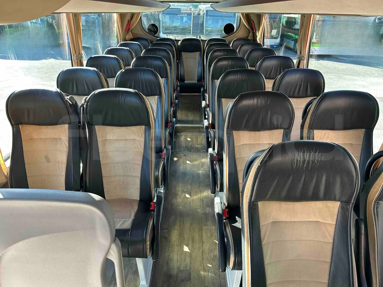 Iveco Magelys SFR2XX - EUR6 - 294kW - 12.265m - reverse view middle aisle