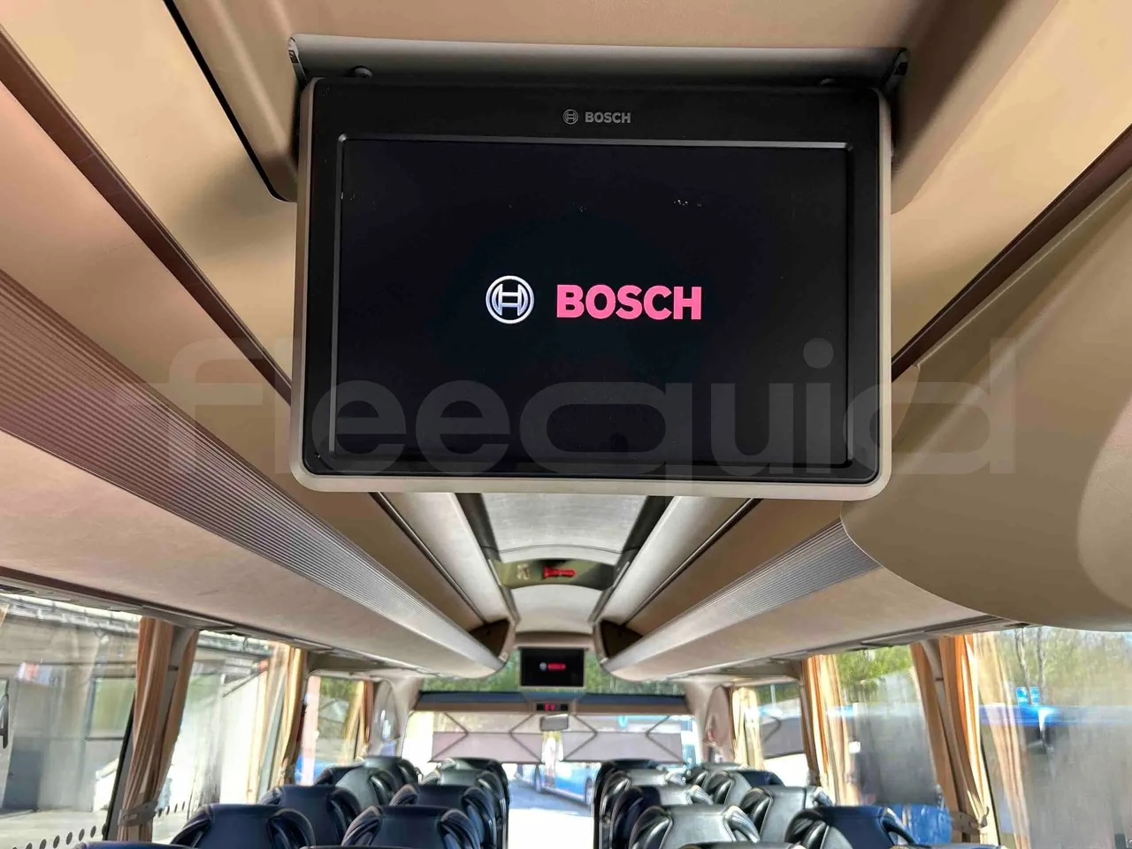 Iveco Magelys SFR2XX - EUR6 - 294kW - 12.265m - monitor detail photo