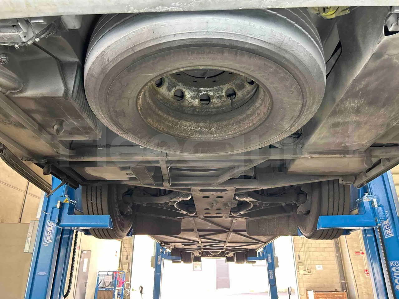 Iveco Magelys SFR2XX - EUR6 - 294kW - 12.265m - front undercarriage from front