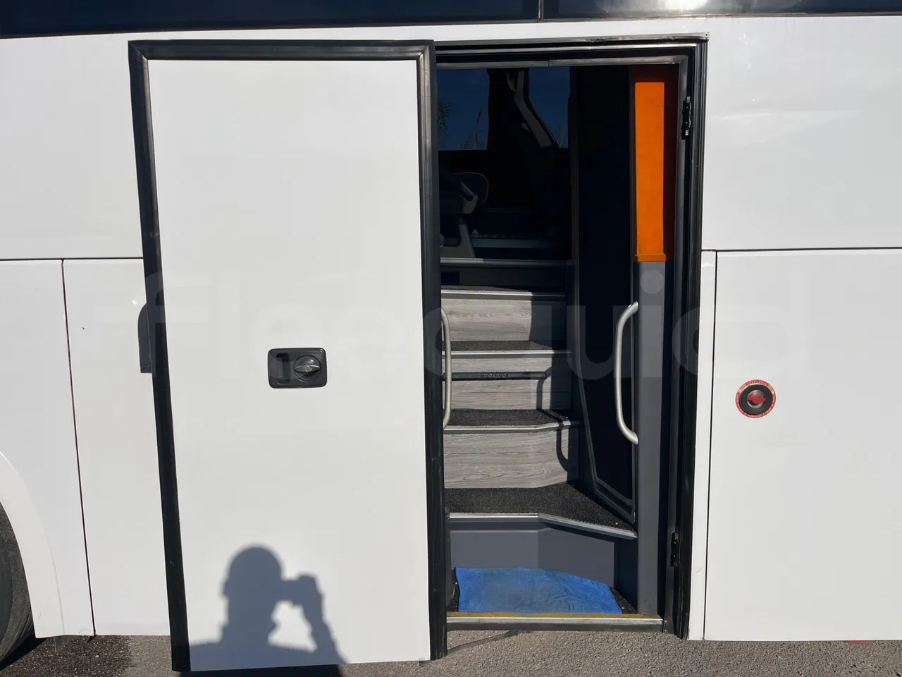 Volvo 9700 B4SC - EUR6 - 323kW - 12.35m - front door 2 open