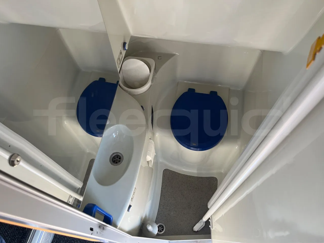 Volvo 9700 B4SC - EUR6 - 323kW - 12.35m - toilette accessories photo