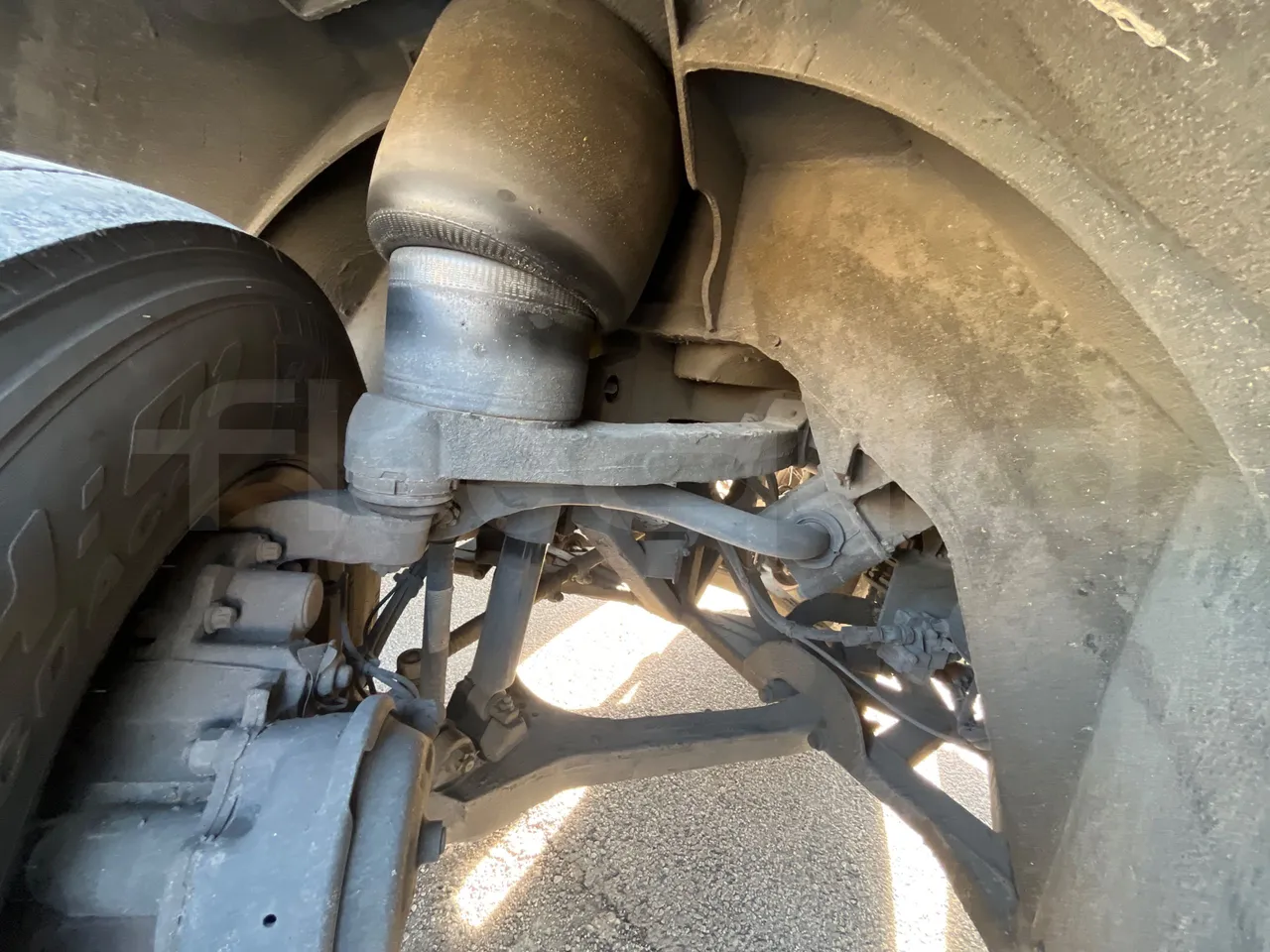 Volvo 9700 B4SC - EUR6 - 323kW - 12.35m - front air springs left