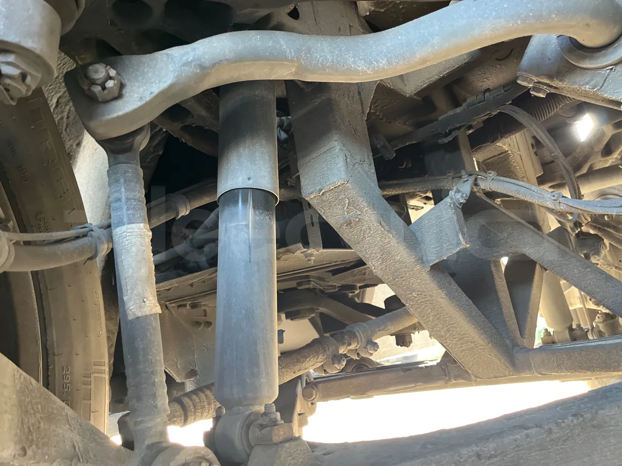 Volvo 9700 B4SC - EUR6 - 323kW - 12.35m - front shock absorbers left