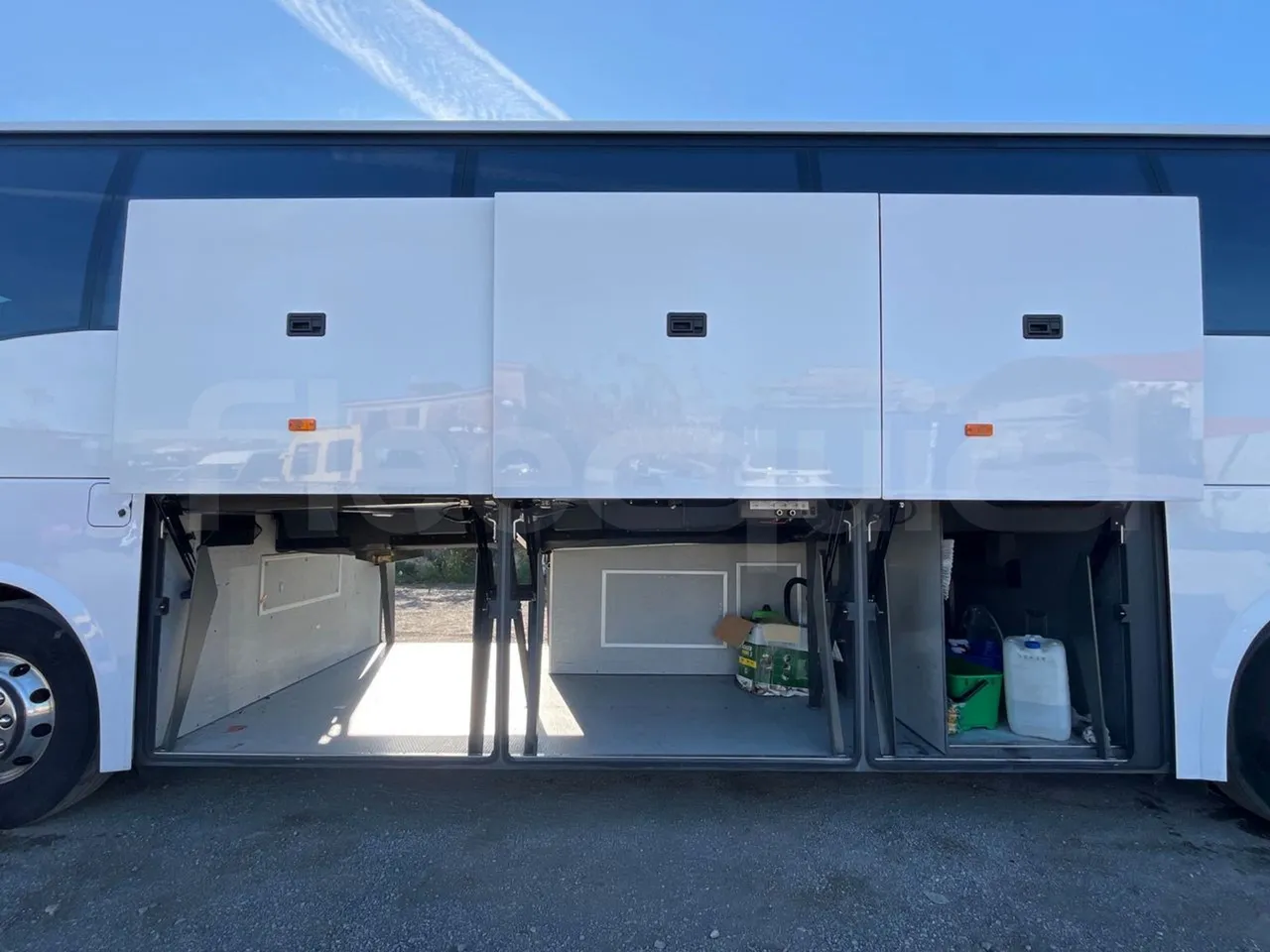 Volvo 9700 B4SC - EUR6 - 323kW - 12.35m - luggage rack photo