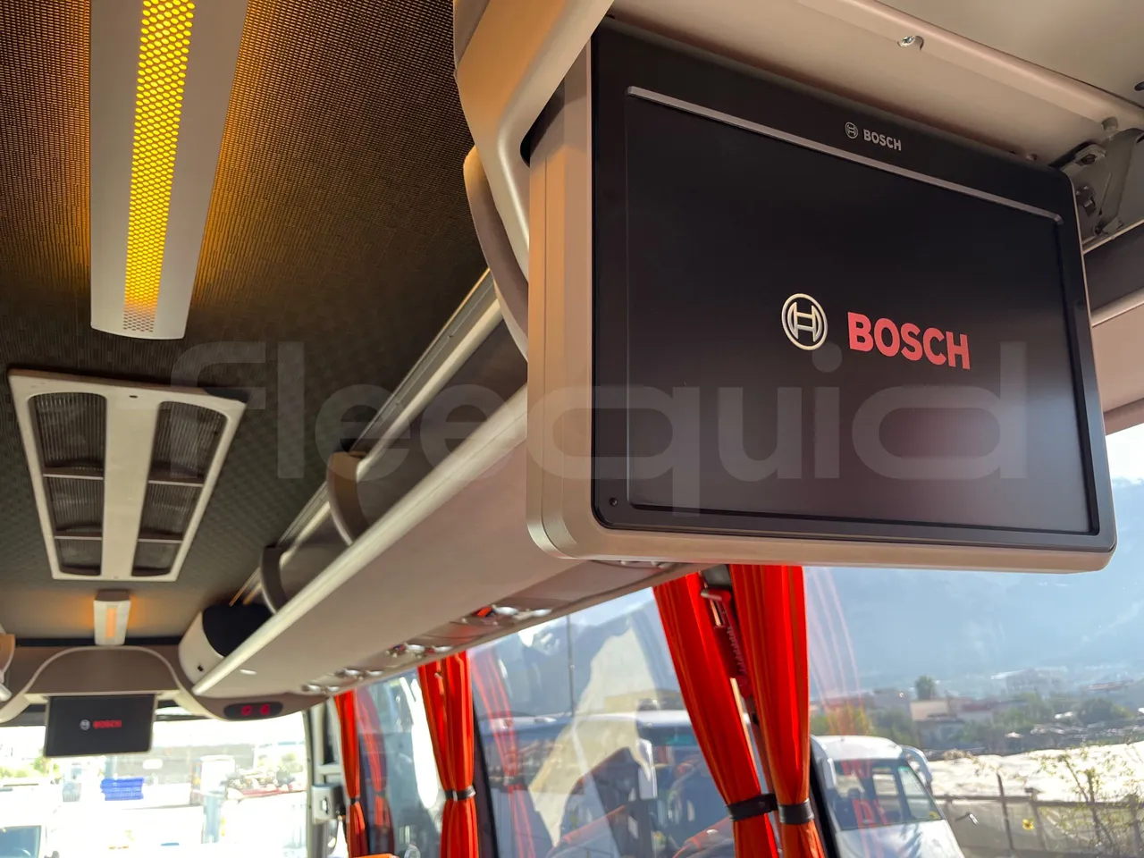 Volvo 9700 B4SC - EUR6 - 323kW - 12.35m - monitor detail photo