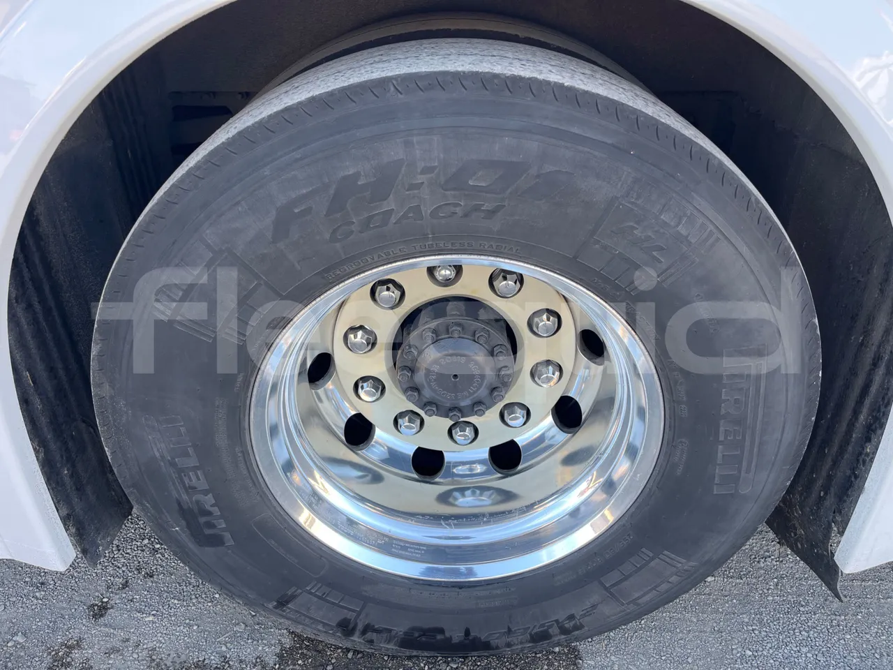 Volvo 9700 B4SC - EUR6 - 323kW - 12.35m - tread condition third axle tires left