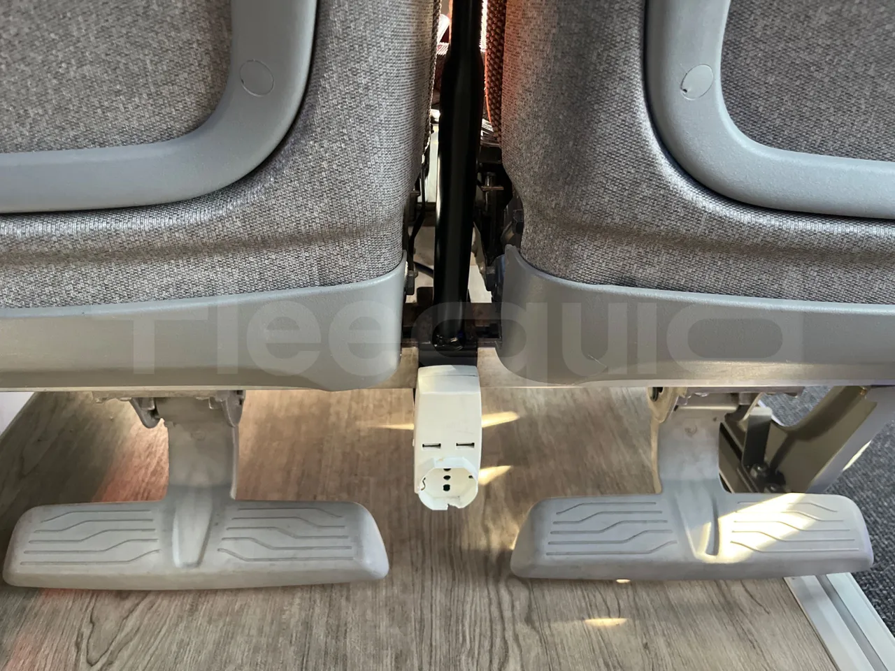 Volvo 9700 B4SC - EUR6 - 323kW - 12.35m - power outlets detail