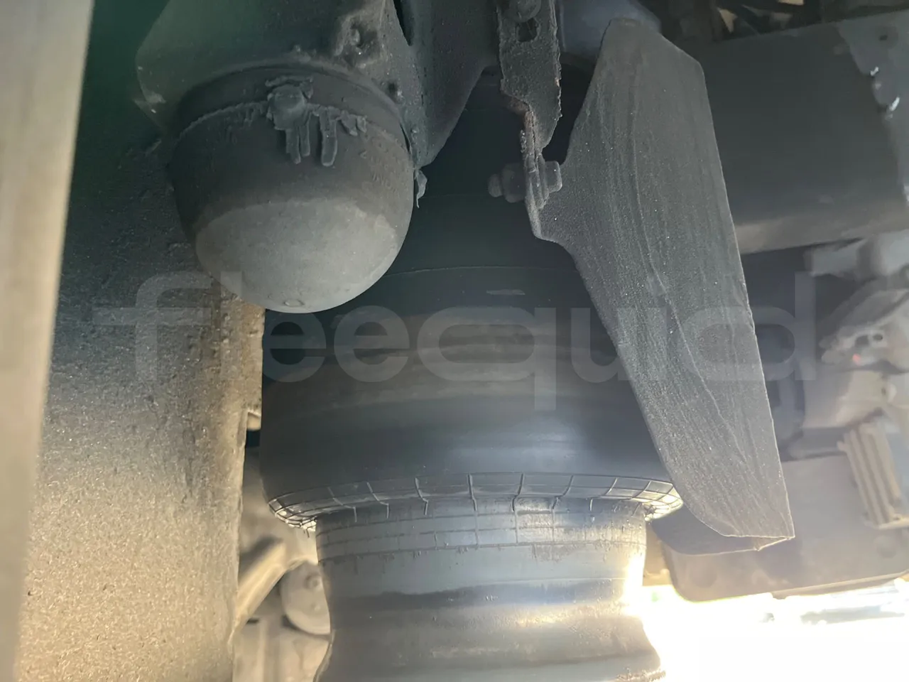 Volvo 9700 B4SC - EUR6 - 323kW - 12.35m - axle 2 shock absorbers 2 left