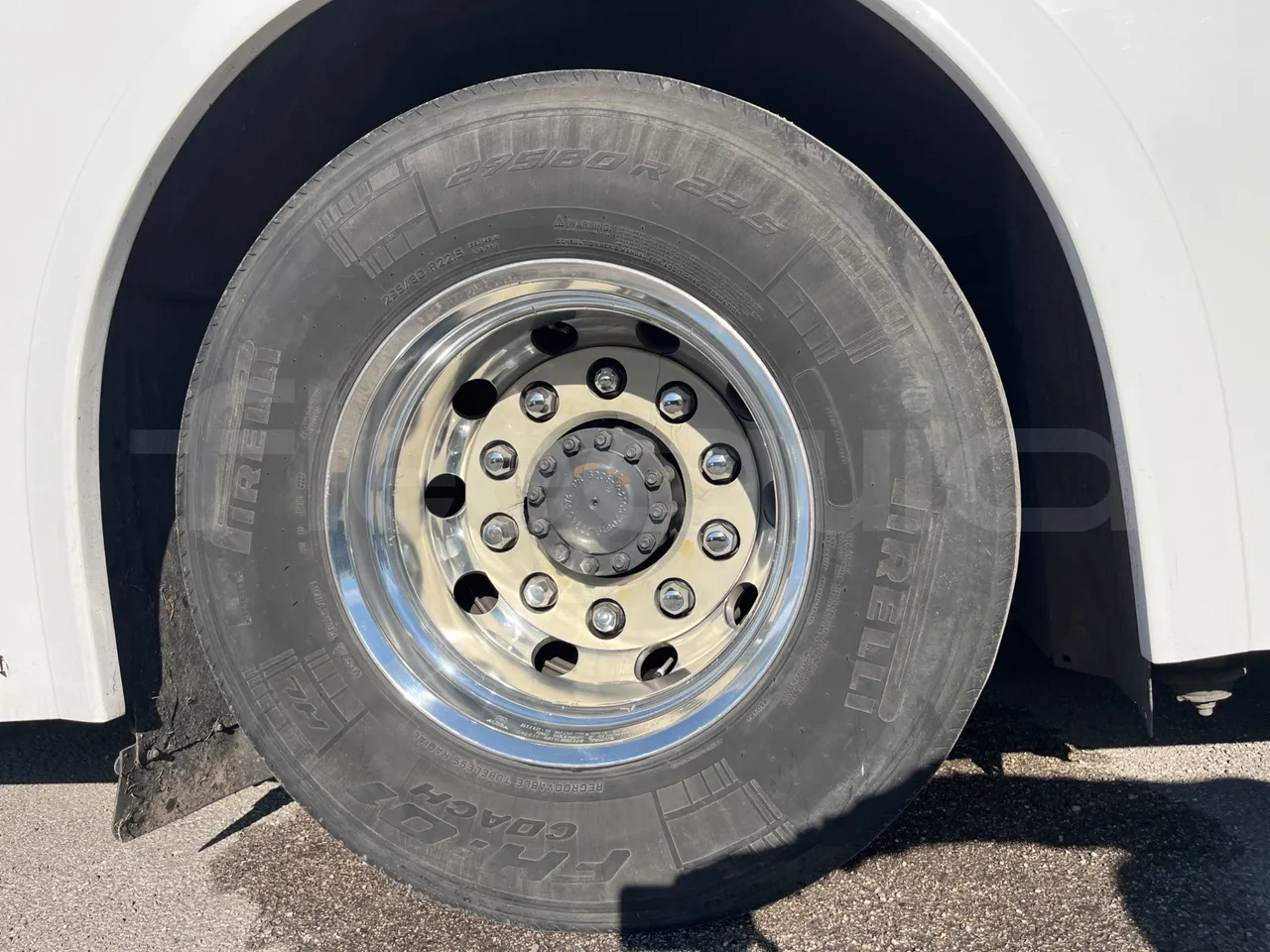 Volvo 9700 B4SC - EUR6 - 323kW - 12.35m - rear left tire photo