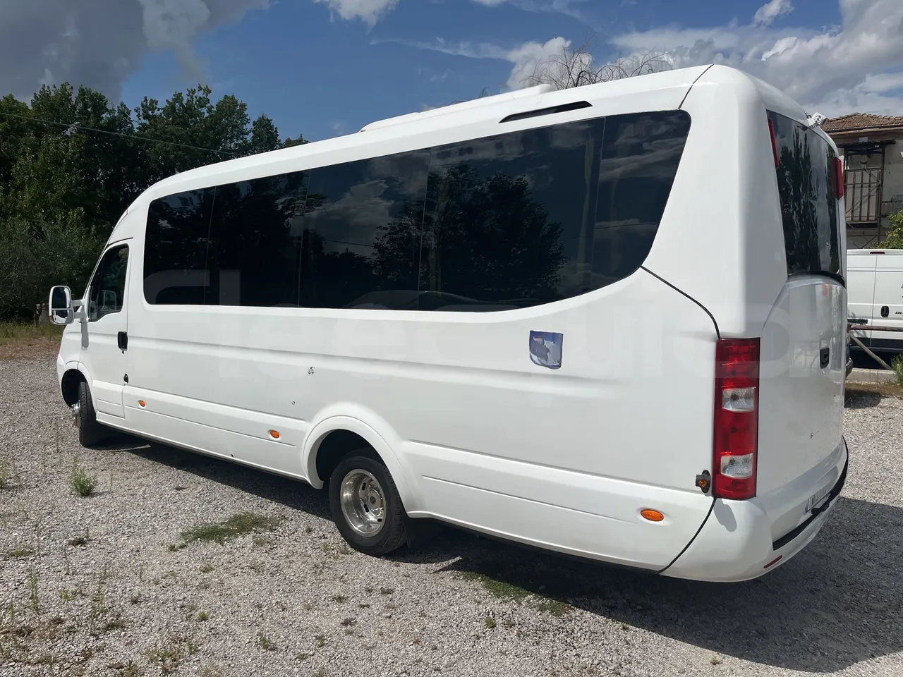 Iveco Daily - 3/4 Rear Left Side