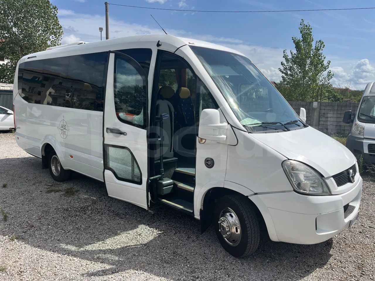 Iveco Daily - 3/4 Front Right Side Doors Open