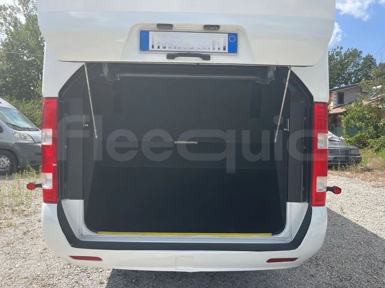 Iveco Daily - Luggage Rear 1
