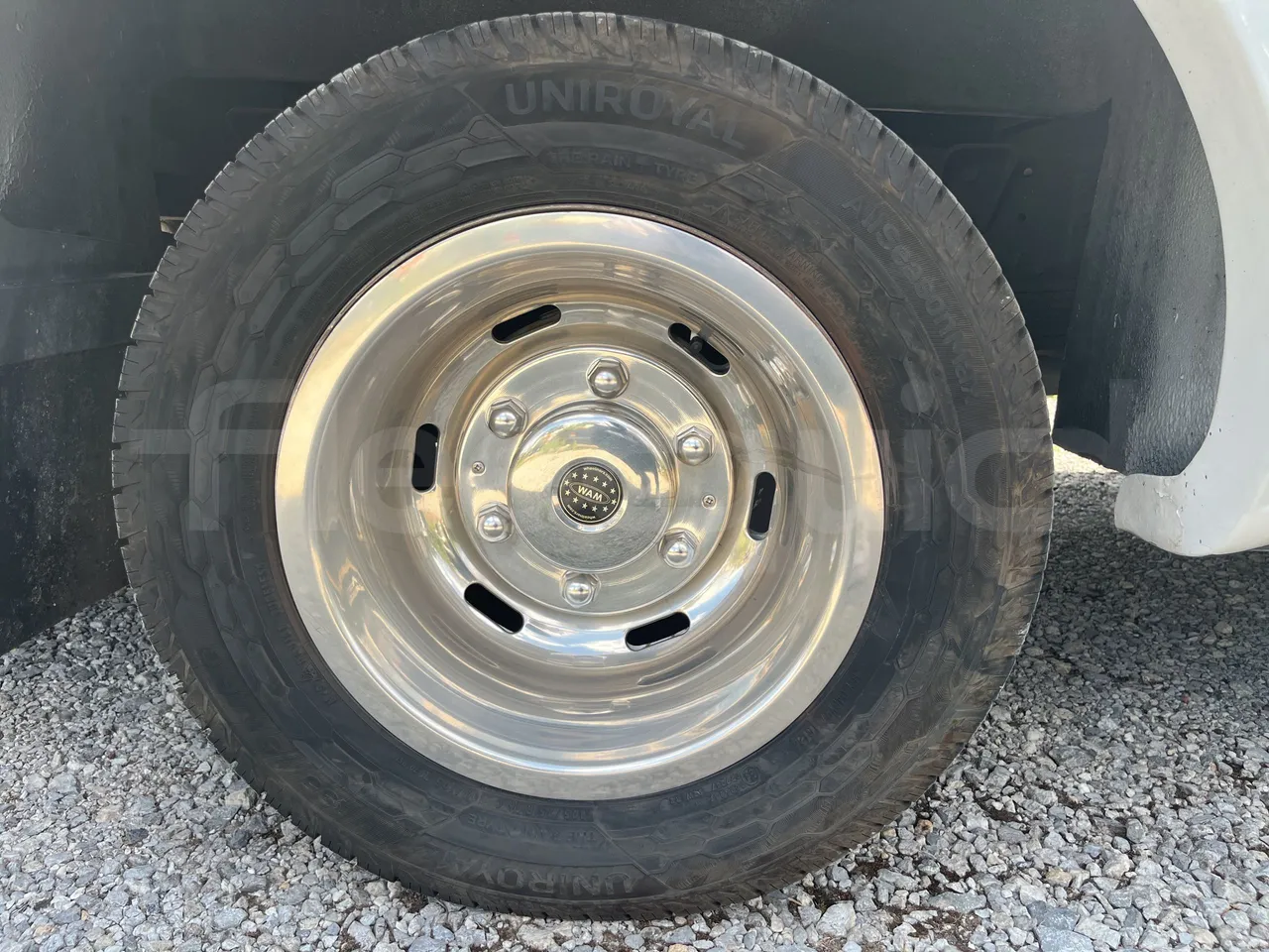 Iveco Daily - Second Axle Left Side: Complete Wheel