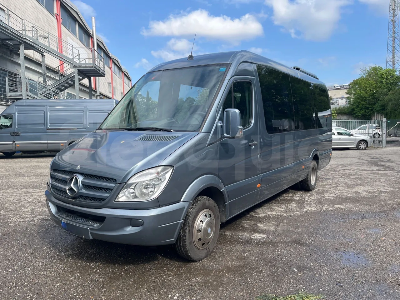 Mercedes-Benz Sprinter 518CDI - EUR4 - 135kW - 7.360m - 3/4 front left