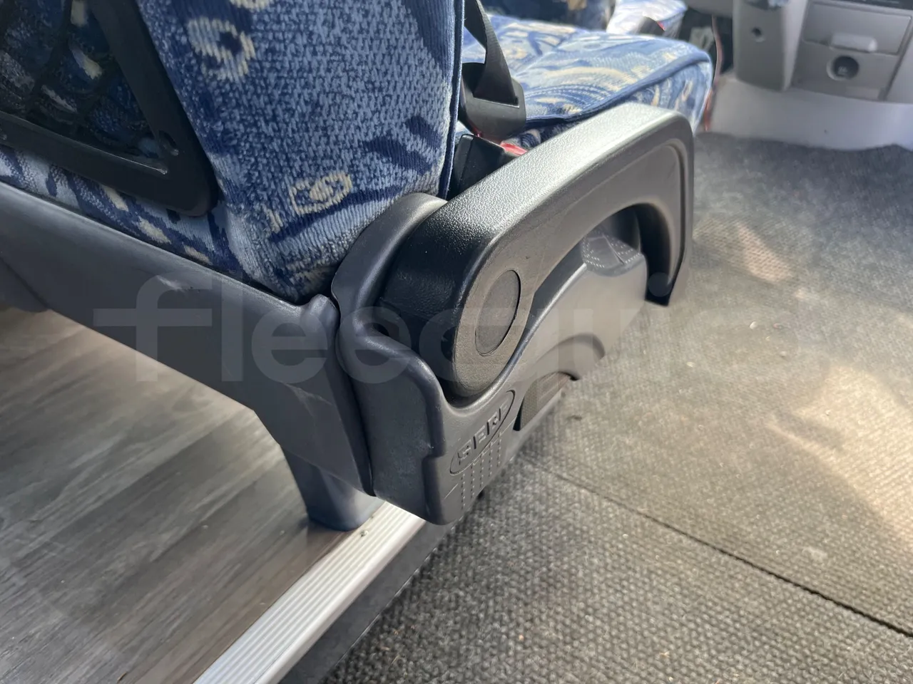 Mercedes-Benz Sprinter 518CDI - EUR4 - 135kW - 7.360m - armrest detail photo