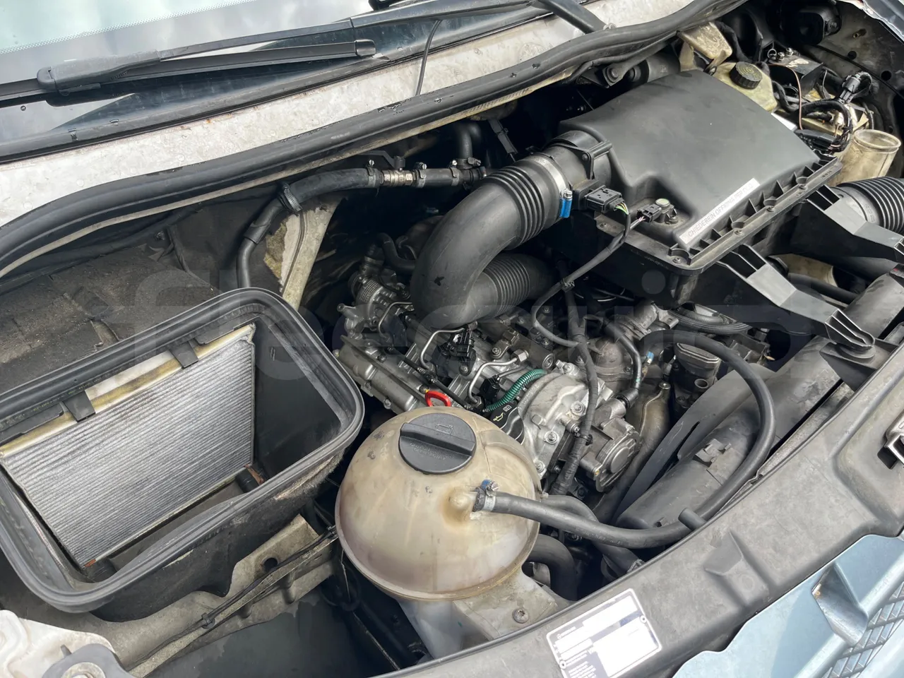Mercedes-Benz Sprinter 518CDI - EUR4 - 135kW - 7.360m - air conditioning compressor