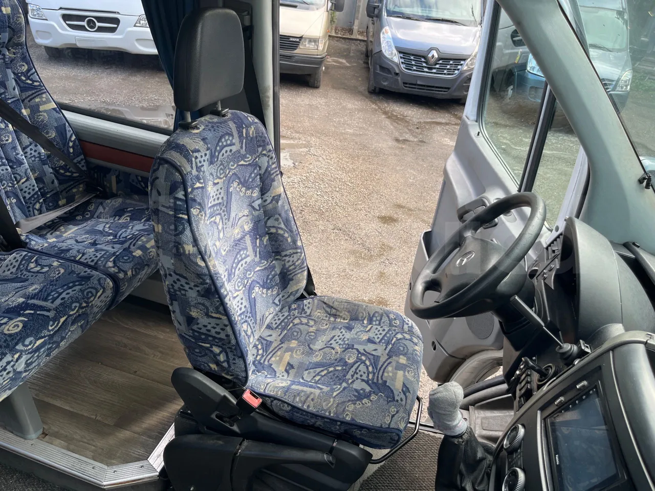 Mercedes-Benz Sprinter 518CDI - EUR4 - 135kW - 7.360m - driver's seat photo