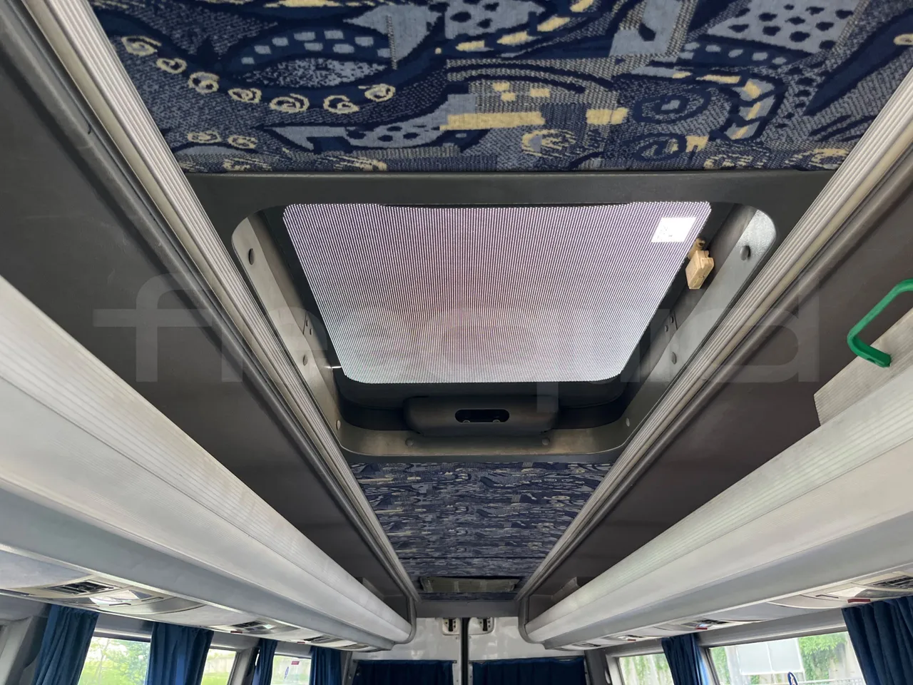 Mercedes-Benz Sprinter 518CDI - EUR4 - 135kW - 7.360m - roof hatch 1