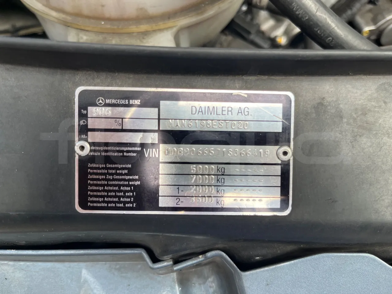 Mercedes-Benz Sprinter 518CDI - EUR4 - 135kW - 7.360m - vehicle plate photo