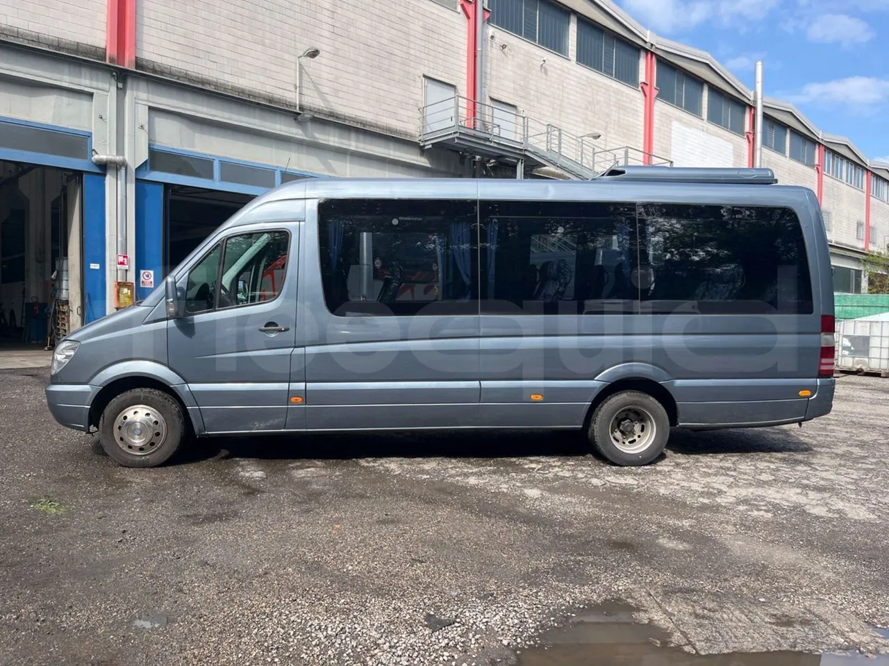 Mercedes-Benz Sprinter 518CDI - EUR4 - 135kW - 7.360m - left side photo