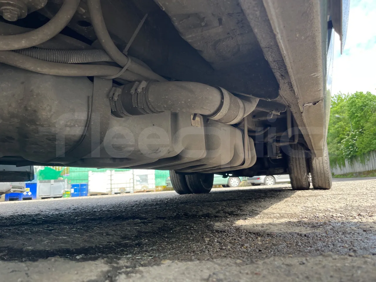 Mercedes-Benz Sprinter 518CDI - EUR4 - 135kW - 7.360m - central undercarriage photo