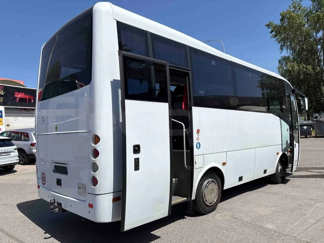 Isuzu Novo - 3/4 right rear doors open