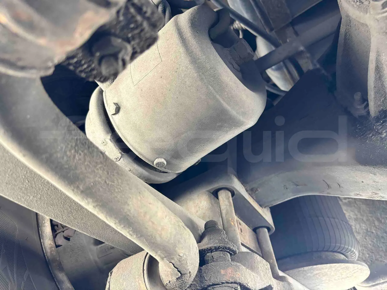 Isuzu Novo - axle 2 caliper brakes right