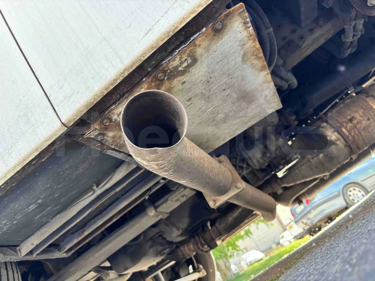 Isuzu Novo - exhaust photo