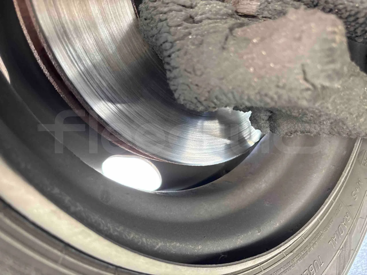 Isuzu Novo - front discs right