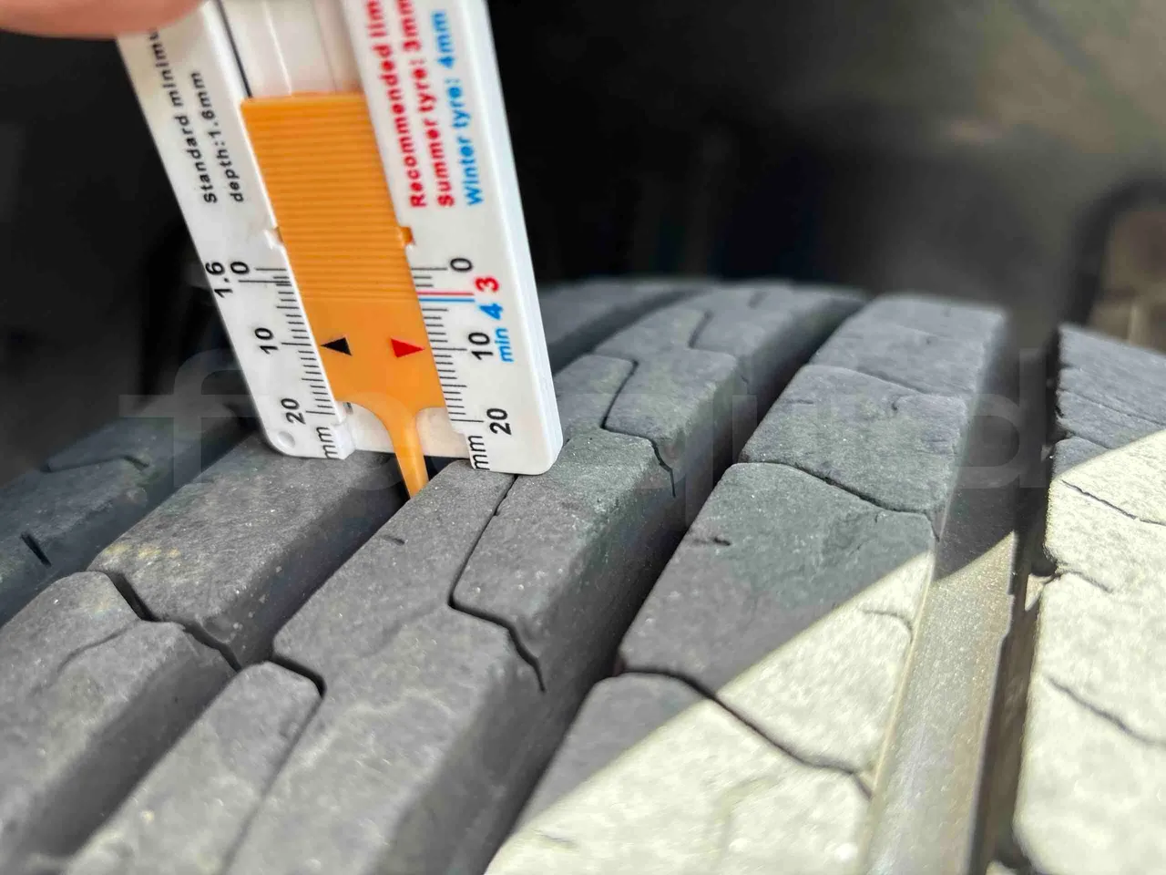 Isuzu Novo - tread condition front tires right