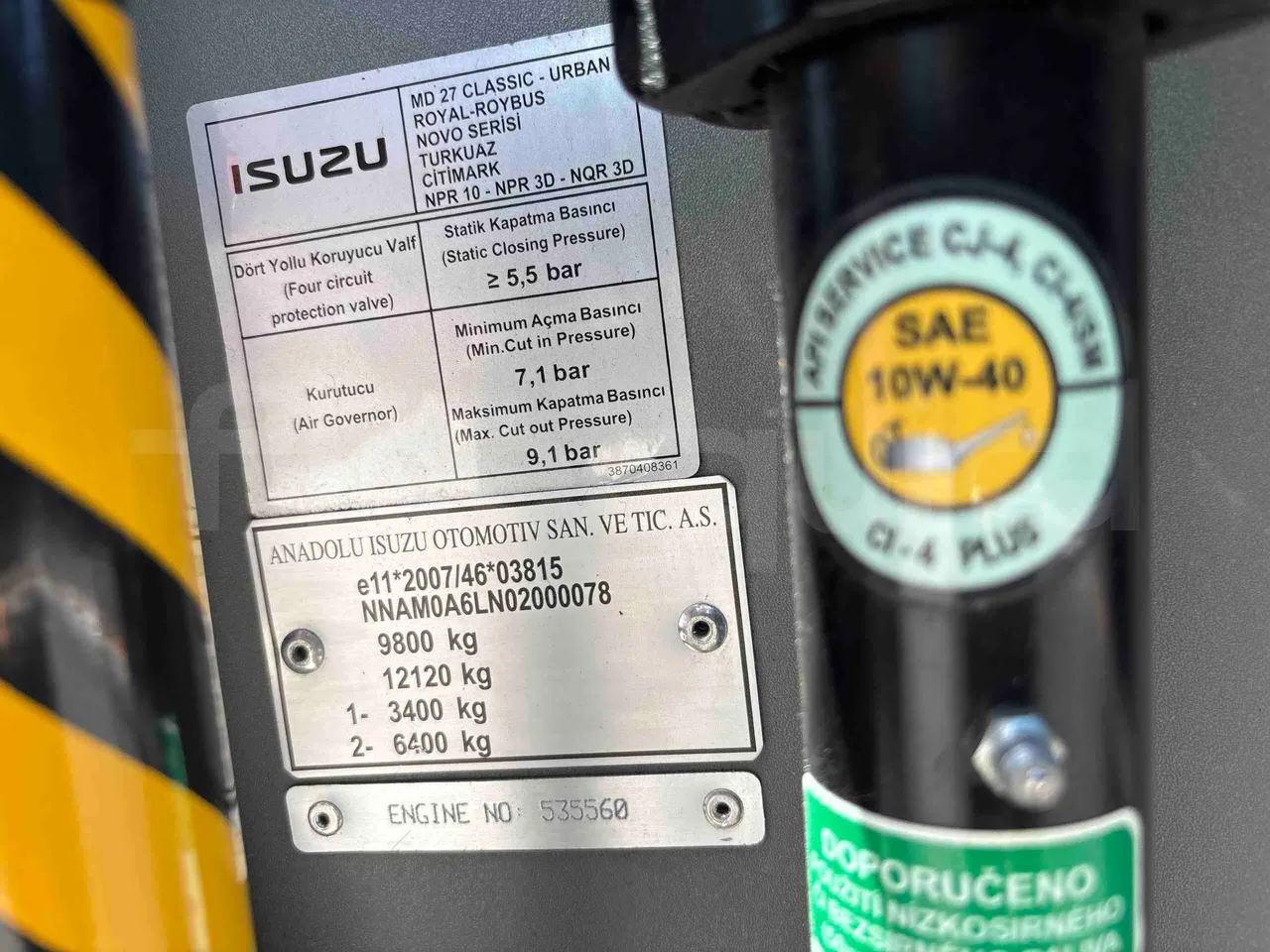 Isuzu Novo - vehicle plate photo