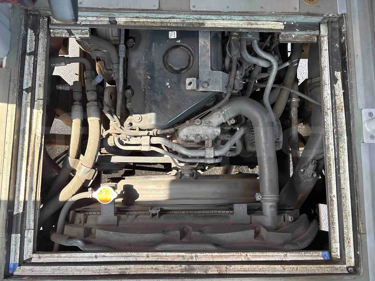 Isuzu Novo - rear hatch open