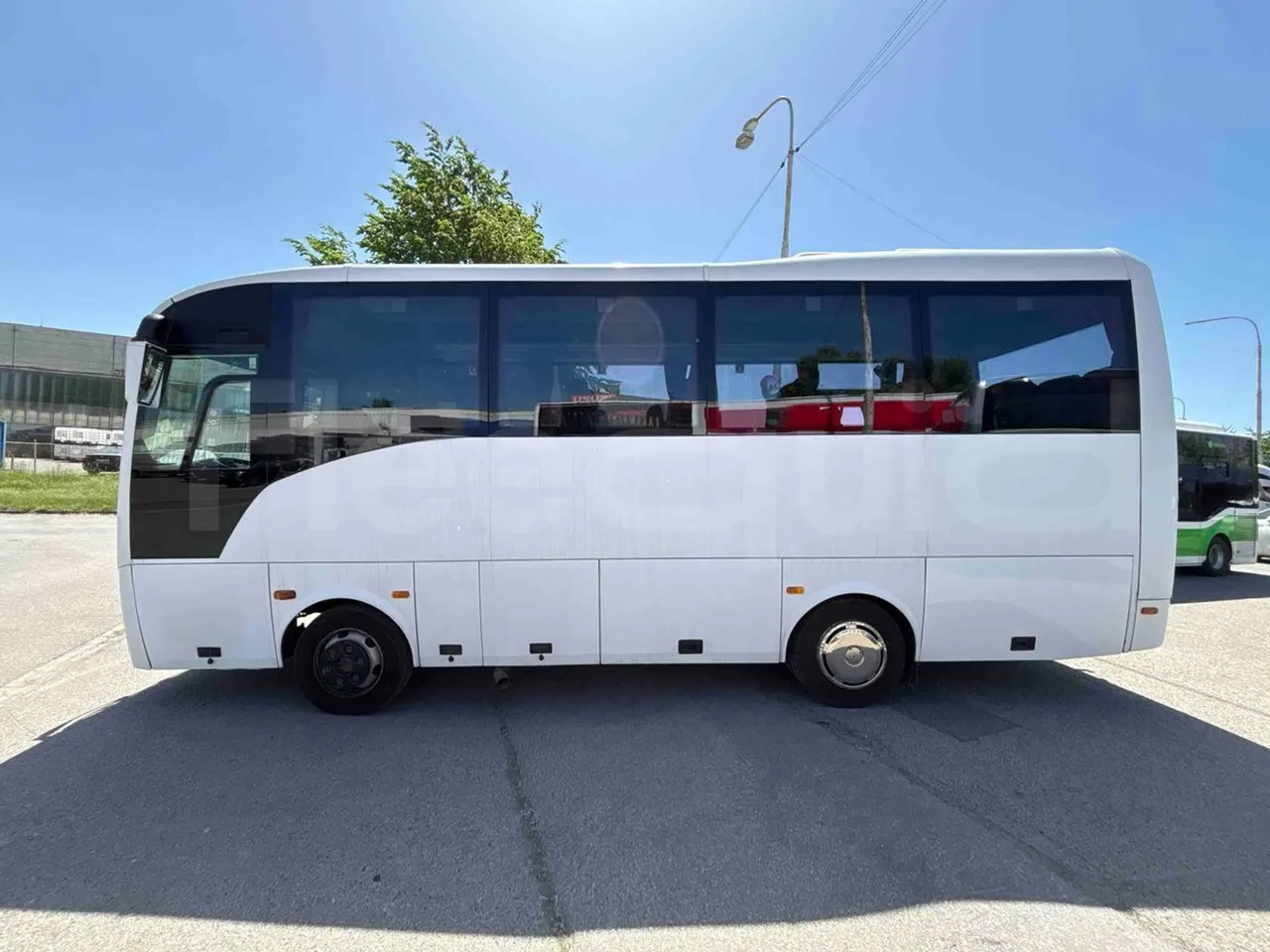 Isuzu Novo - left side photo