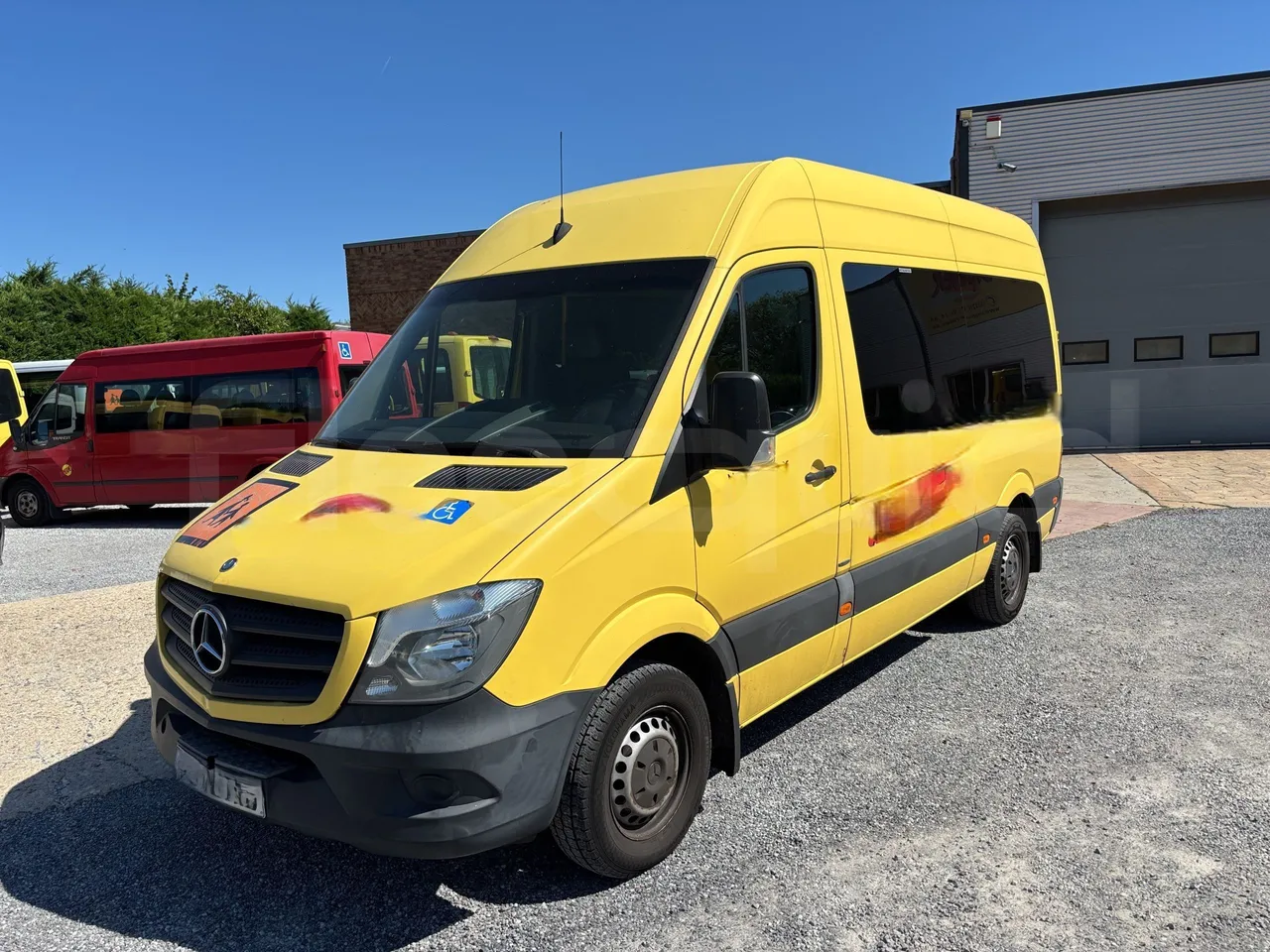 Mercedes-Benz Sprinter - 3/4 Front Left Side