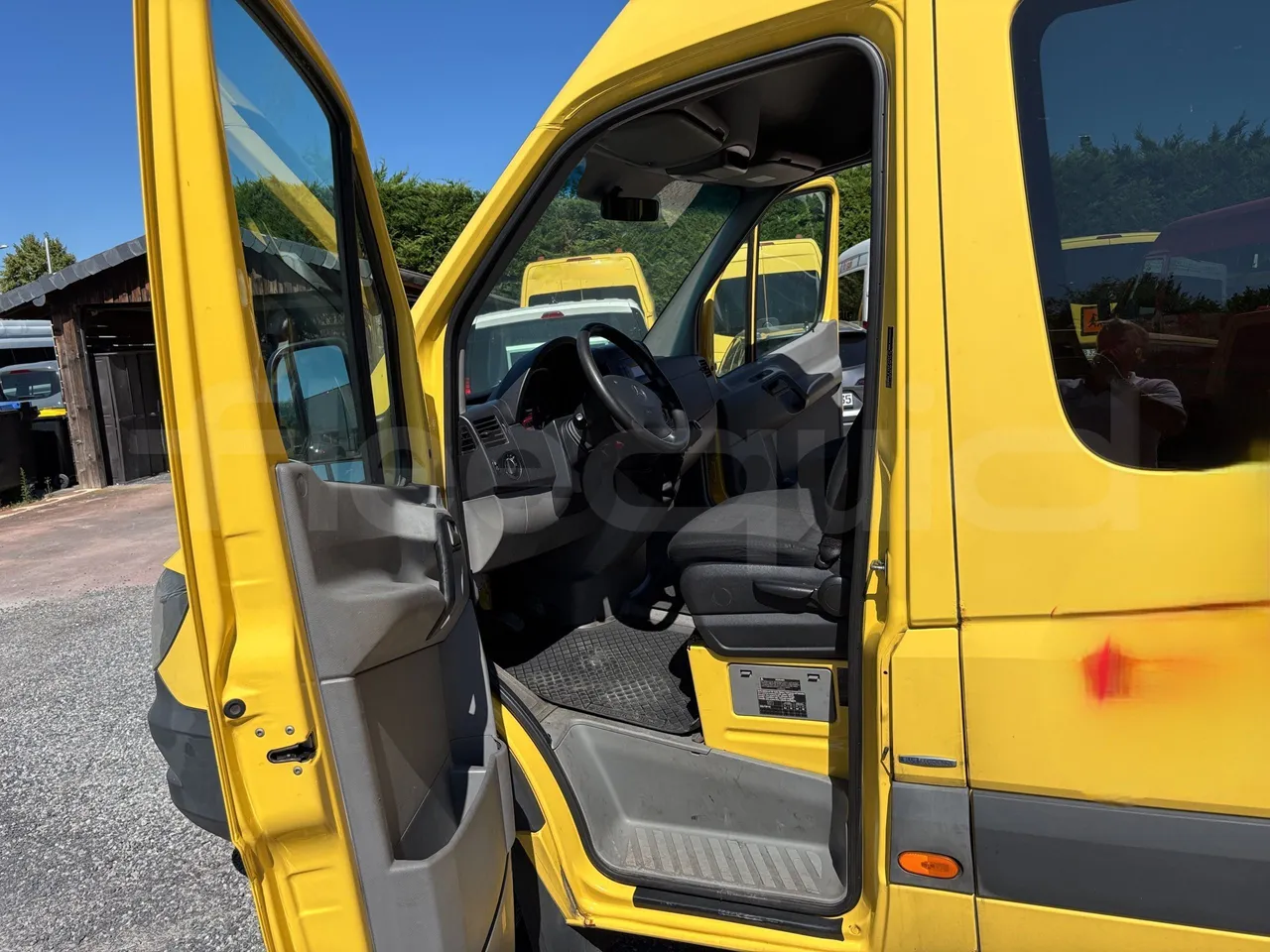 Mercedes-Benz Sprinter - Driver Door Open