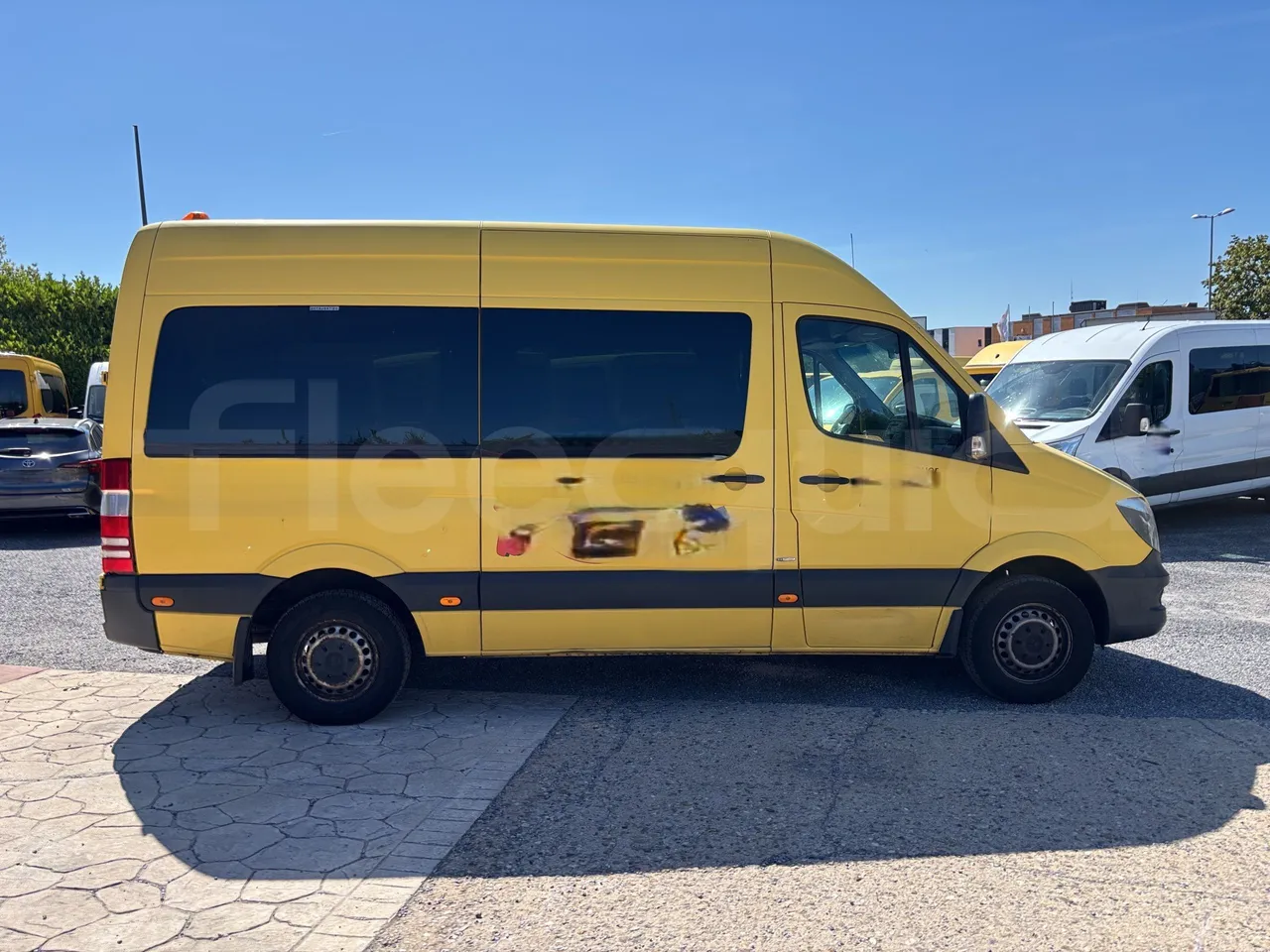 Mercedes-Benz Sprinter - Right Side