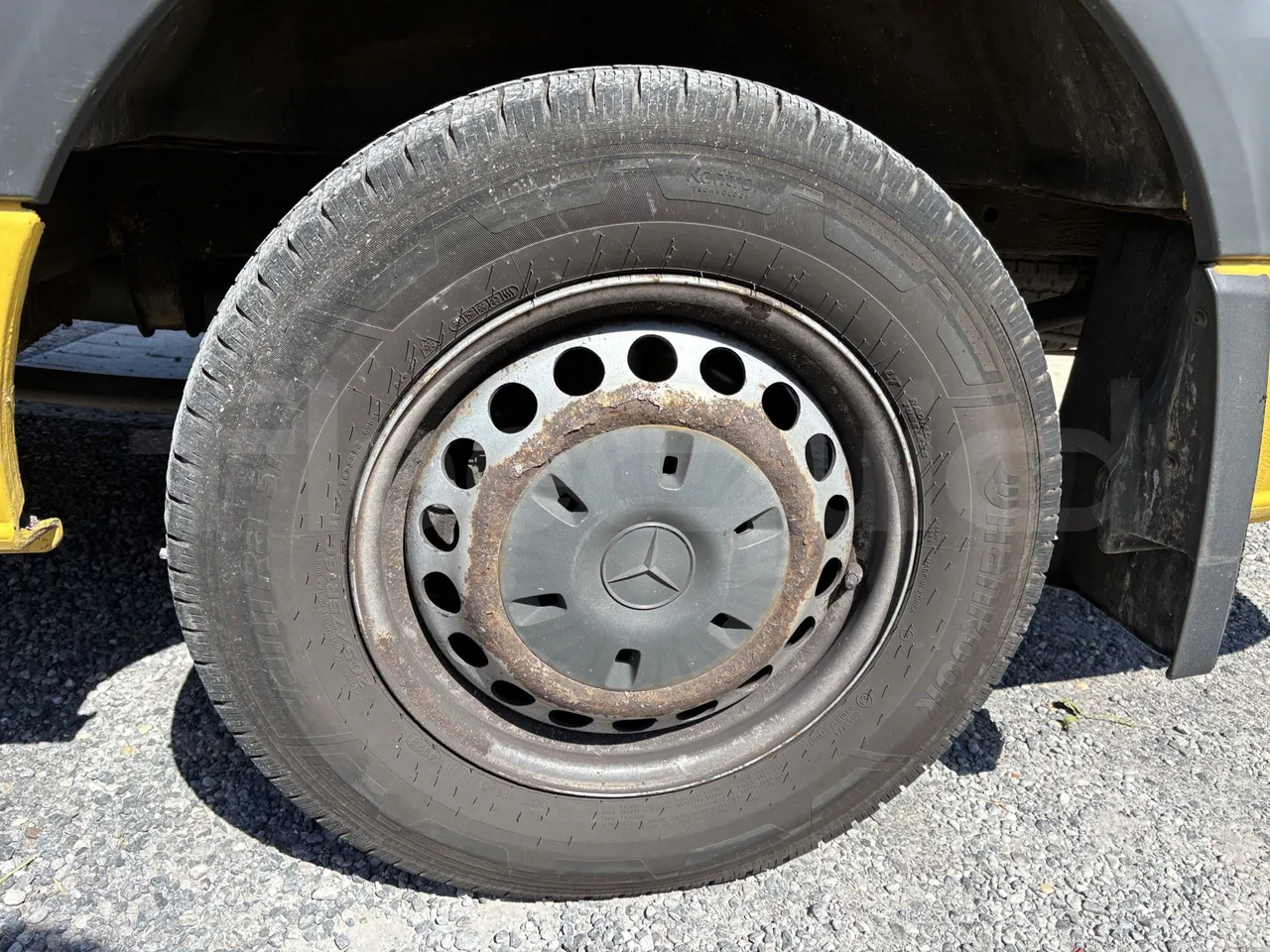 Mercedes-Benz Sprinter - First Axle Left Side: Tyre Size