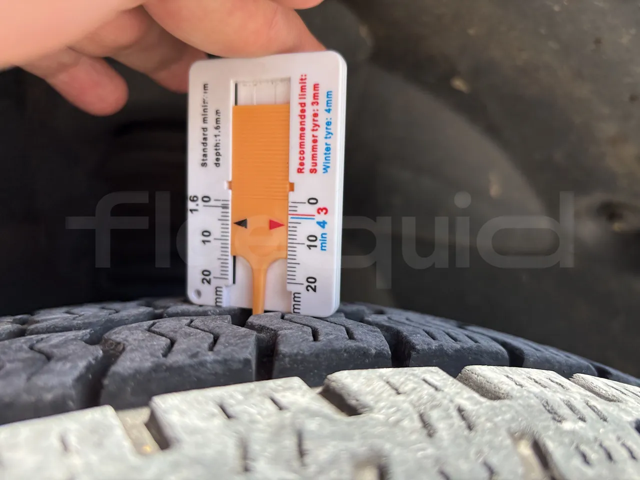 Mercedes-Benz Sprinter - First Axle Left Side: Tyre Tread