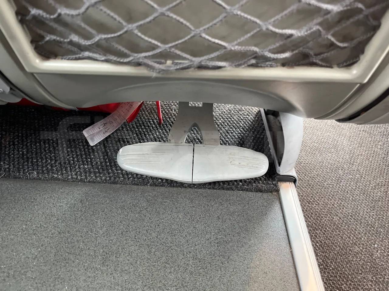 Irizar Scania K420EB 4X2 - Euro 4 - 309 kW - 12 mt - footrest detail photo